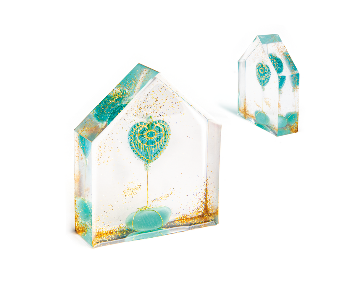 Gift-ready Paulinda crystal love house craft kit