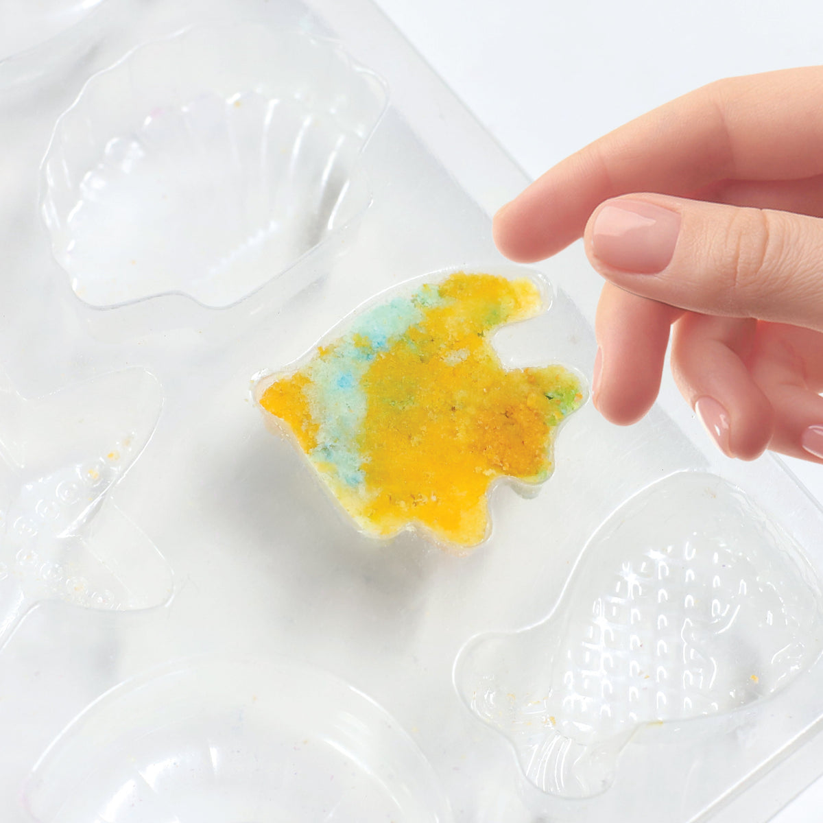 Gift-ready SewStar candle and bath bomb kit - best DIY toys for kids in Kuwait