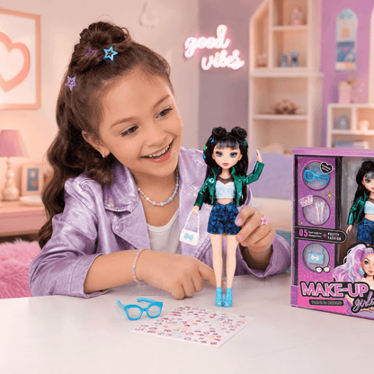 Fashion doll with makeup accessories, view 5